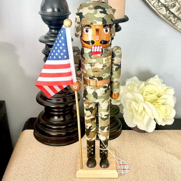 NWT Army Soldier Nutcracker - Picture 2 of 7